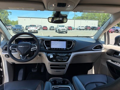 2023 Chrysler Pacifica Touring L Ethos 12/12 Cert