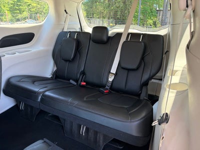 2024 Chrysler Pacifica Touring L Ethos 12/12 Cert