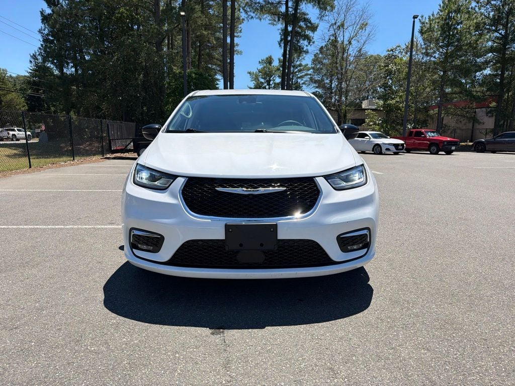 2024 Chrysler Pacifica Touring L Ethos 12/12 Cert