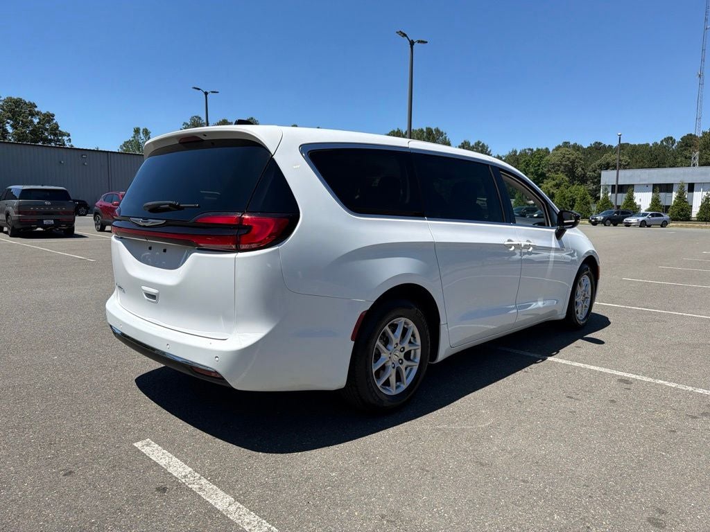 2024 Chrysler Pacifica Touring L Ethos 12/12 Cert