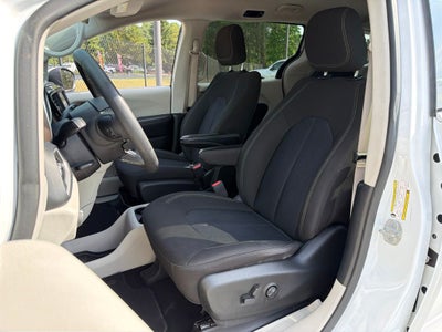 2022 Chrysler Voyager LX Ethos 12/12 Cert