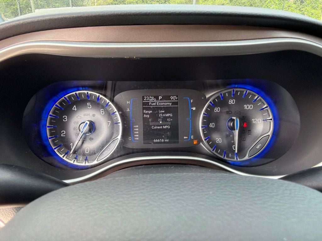 2022 Chrysler Voyager LX Ethos 12/12 Cert