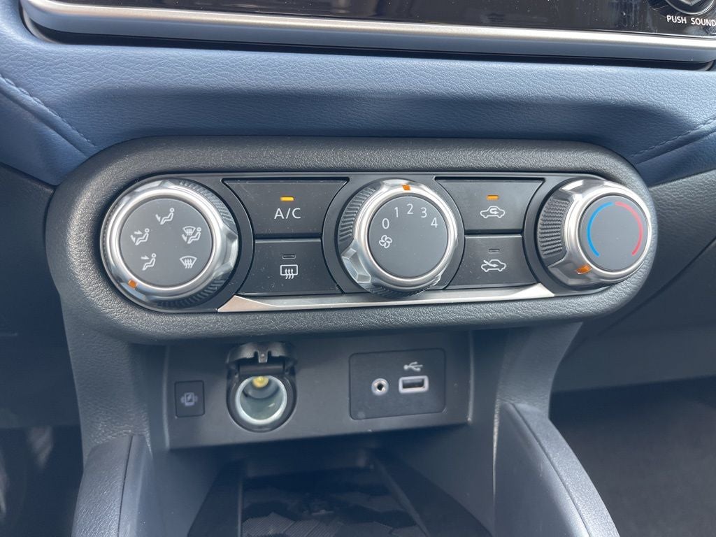 2025 Nissan Versa 1.6 SV Nissan Certified