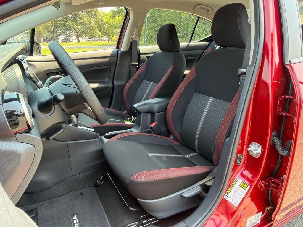 2025 Nissan Versa 1.6 SR Nissan Certified