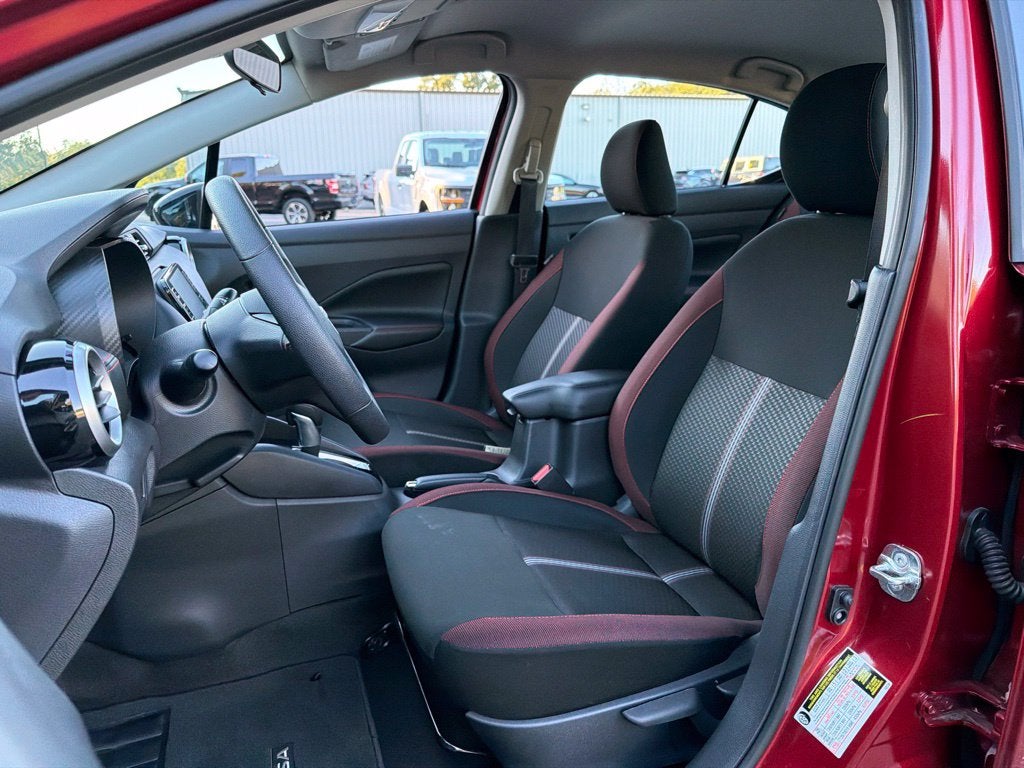 2025 Nissan Versa 1.6 SR