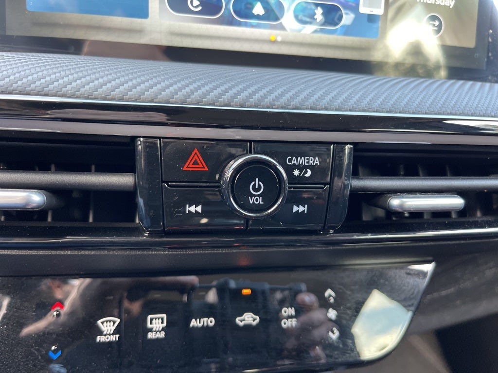 2025 Nissan Kicks SR NISSAN CERTIFIED