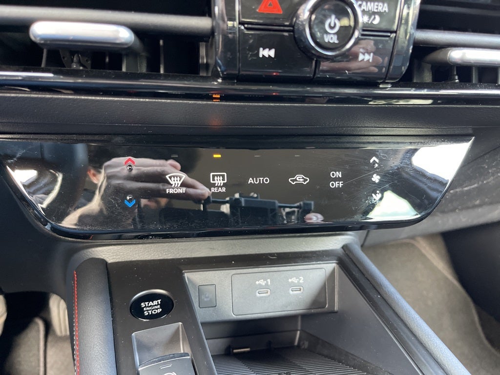 2025 Nissan Kicks SR NISSAN CERTIFIED