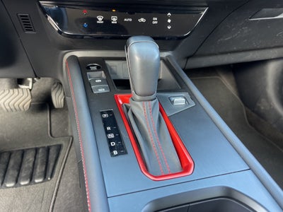 2025 Nissan Kicks SR NISSAN CERTIFIED