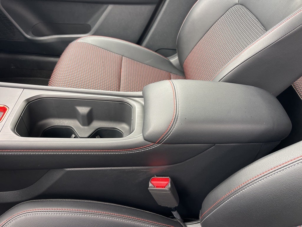 2025 Nissan Kicks SR Nissan Certified