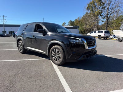 2025 Nissan Pathfinder S