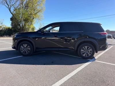 2025 Nissan Pathfinder S