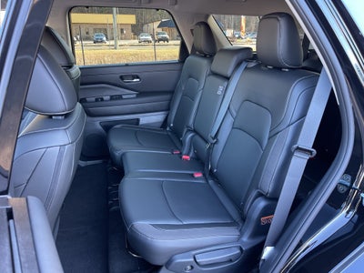 2025 Nissan Pathfinder SL Nissan Certified