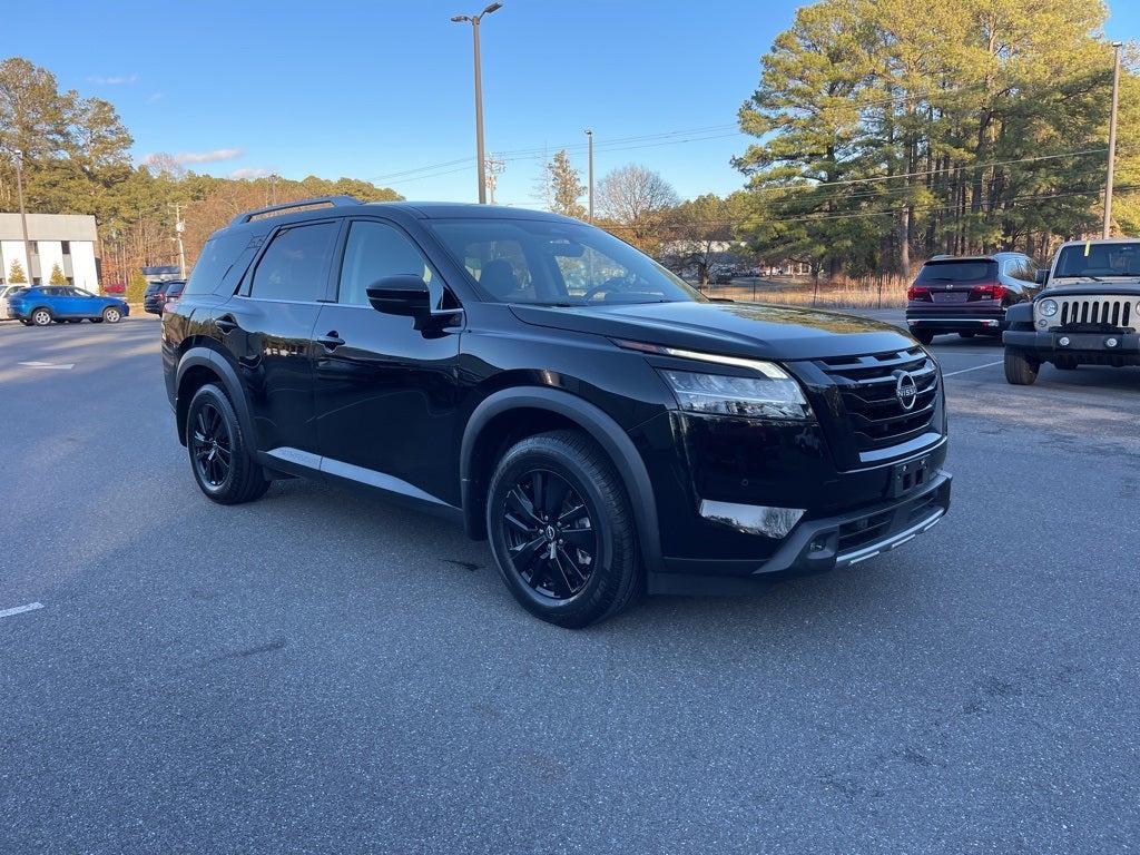 2023 Nissan Pathfinder SL