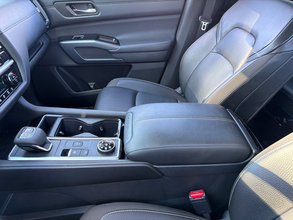 2024 Nissan Pathfinder SL Ethos Bal of Fact + 12/12 Cert