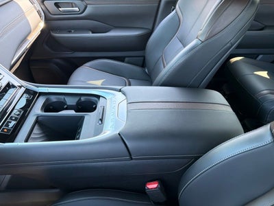 2025 Nissan Armada SL Nissan Certified