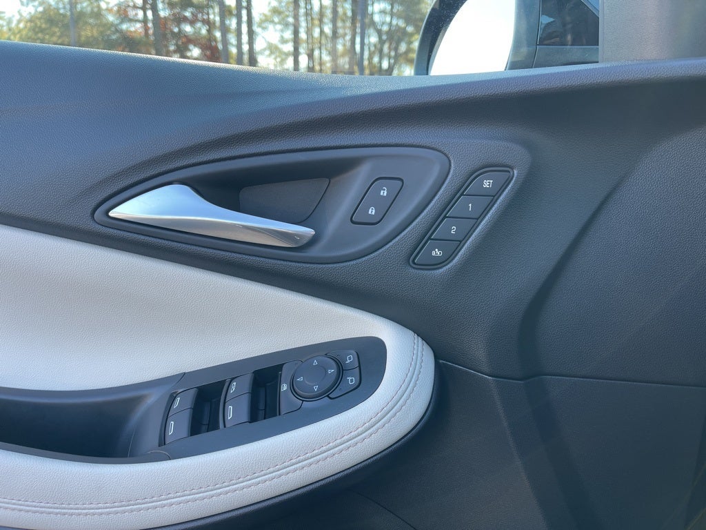 2025 Buick Encore GX Avenir ** Pohanka Certified 10 Year / 100,000 **