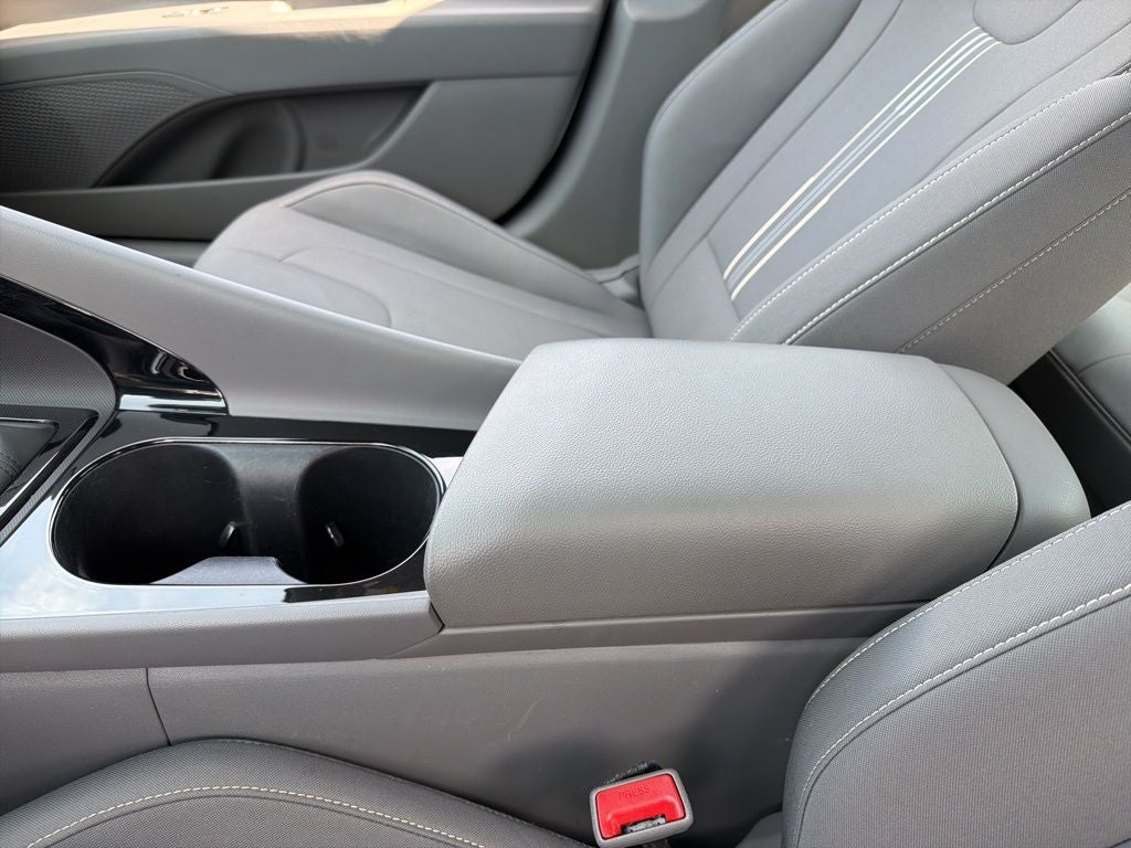 2025 Hyundai Elantra SEL Convenience Ethos Bal of Fact + 12/12 Cert