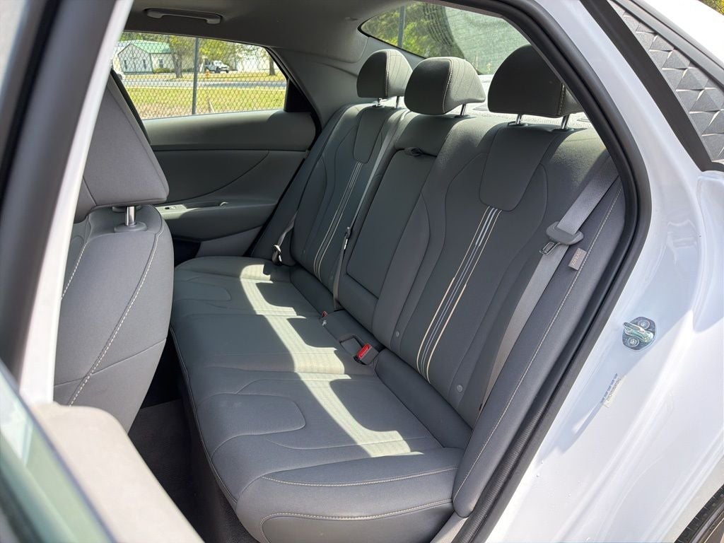 2025 Hyundai Elantra SEL Convenience Ethos Bal of Fact + 12/12 Cert