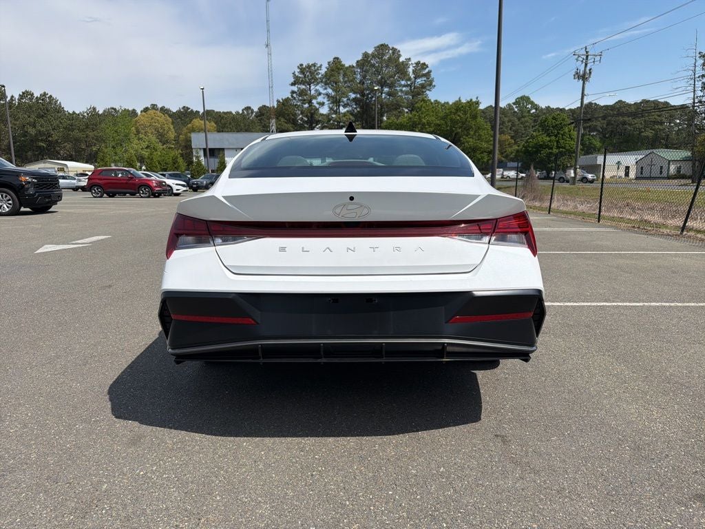 2025 Hyundai Elantra SEL Convenience Ethos Bal of Fact + 12/12 Cert