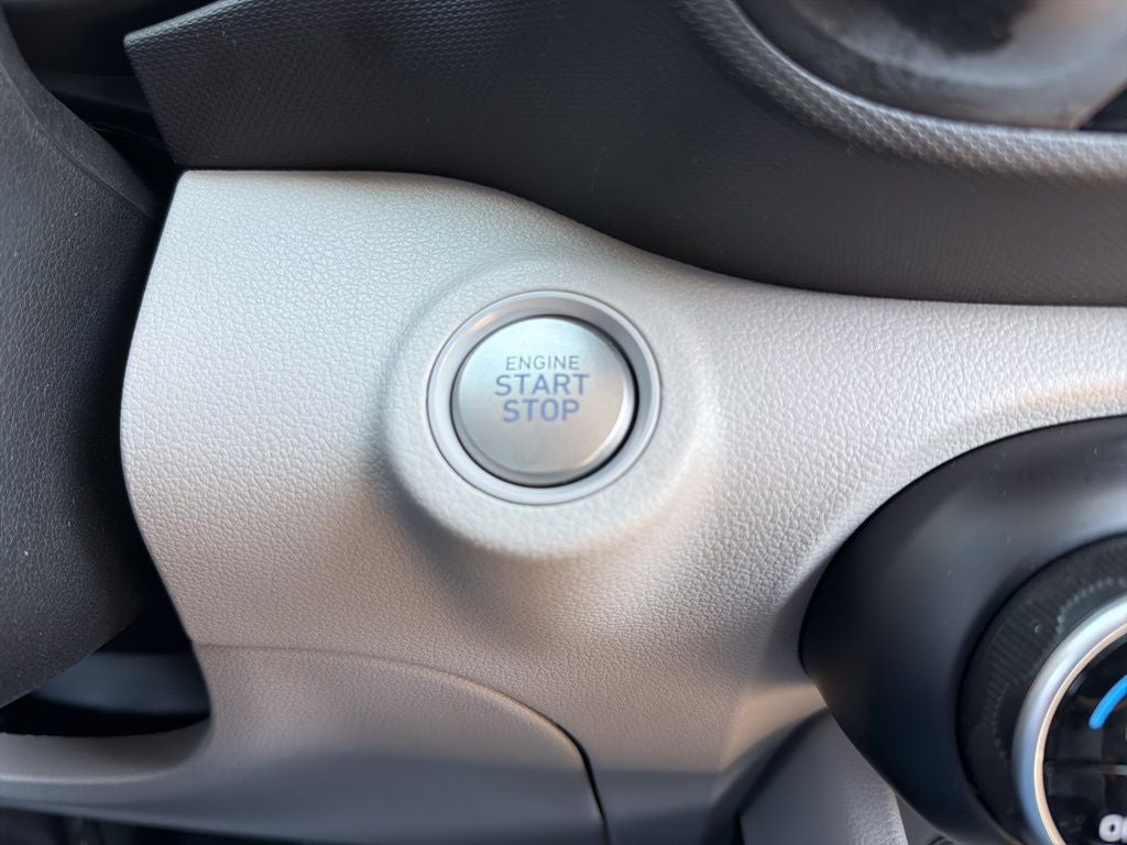 2025 Hyundai Venue SEL Ethos Bal of Fact + 12/12 Cert