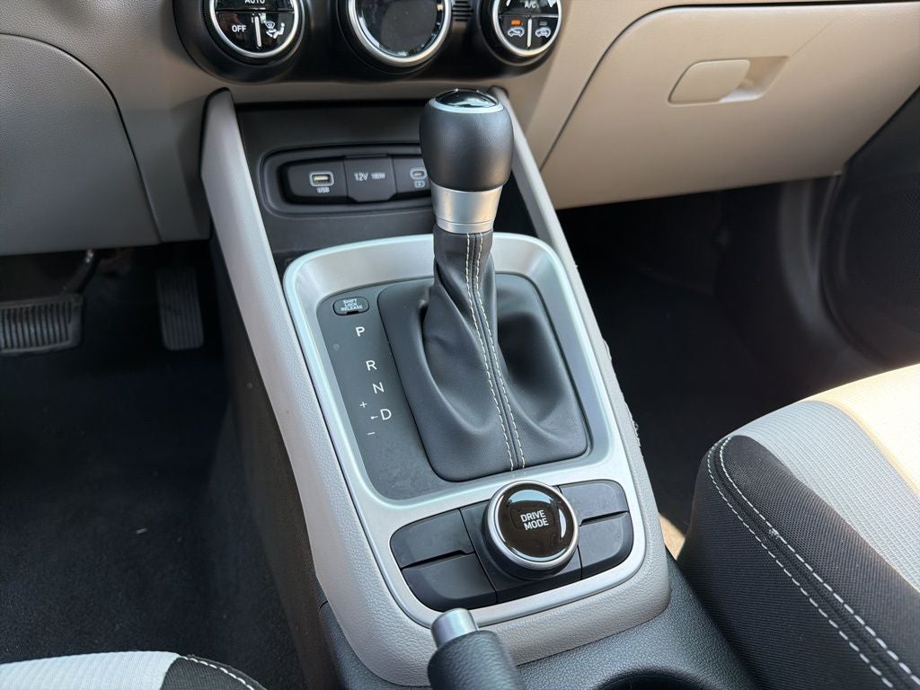 2025 Hyundai Venue SEL Ethos Bal of Fact + 12/12 Cert