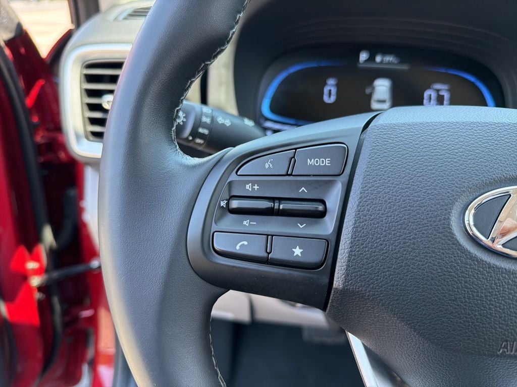 2025 Hyundai Venue SEL Ethos Bal of Fact + 12/12 Cert
