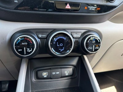 2025 Hyundai Venue SEL Ethos Bal of Fact + 12/12 Cert