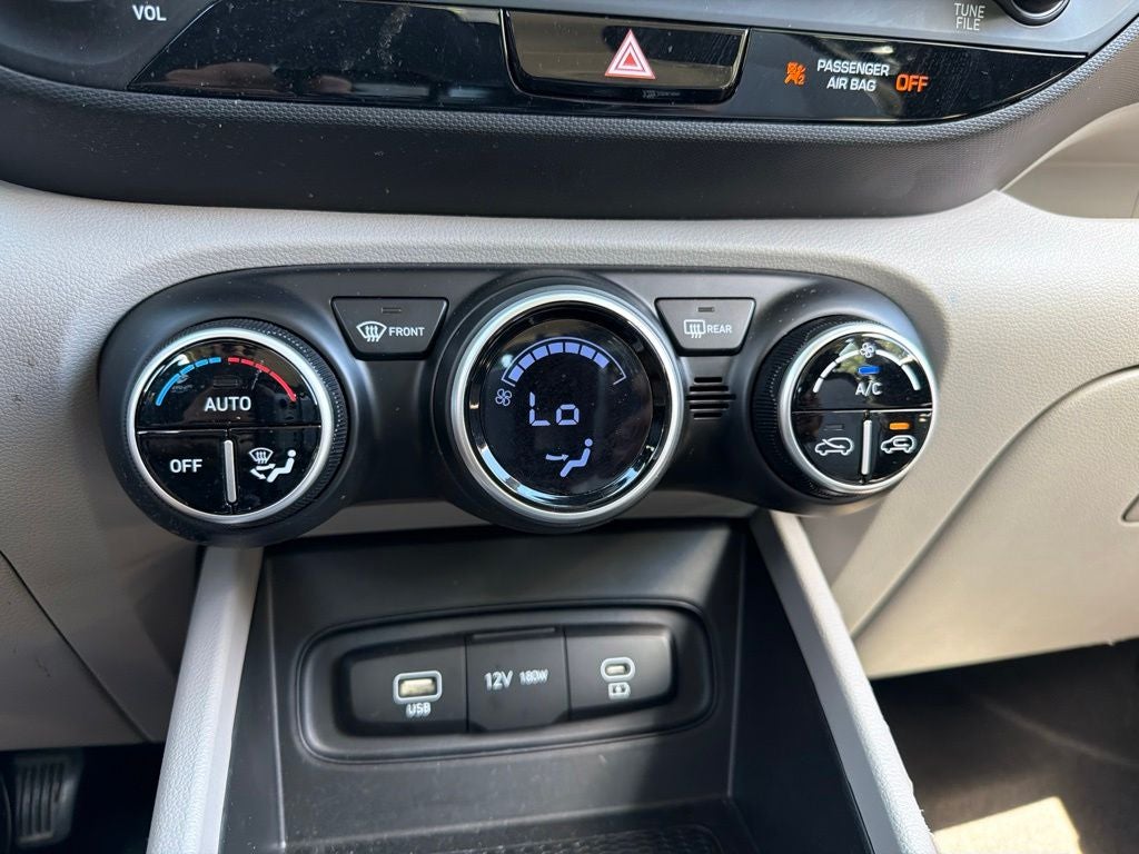 2025 Hyundai Venue SEL Ethos Bal of Fact + 12/12 Cert