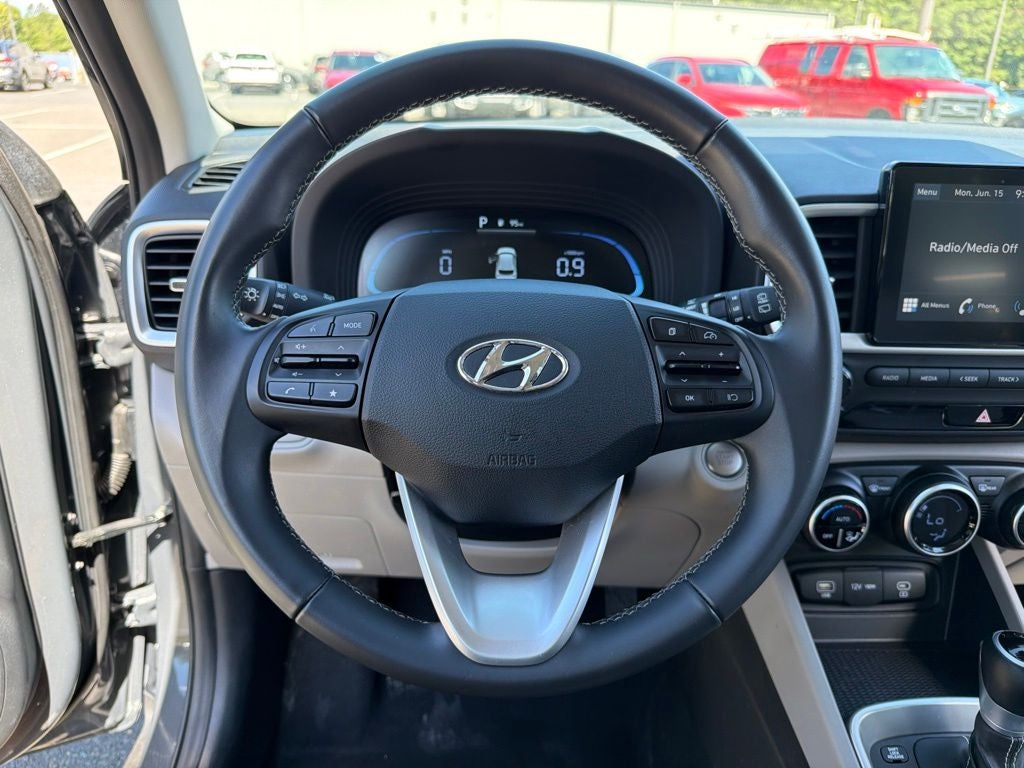 2025 Hyundai Venue SEL Ethos Bal of Fact + 12/12 Cert