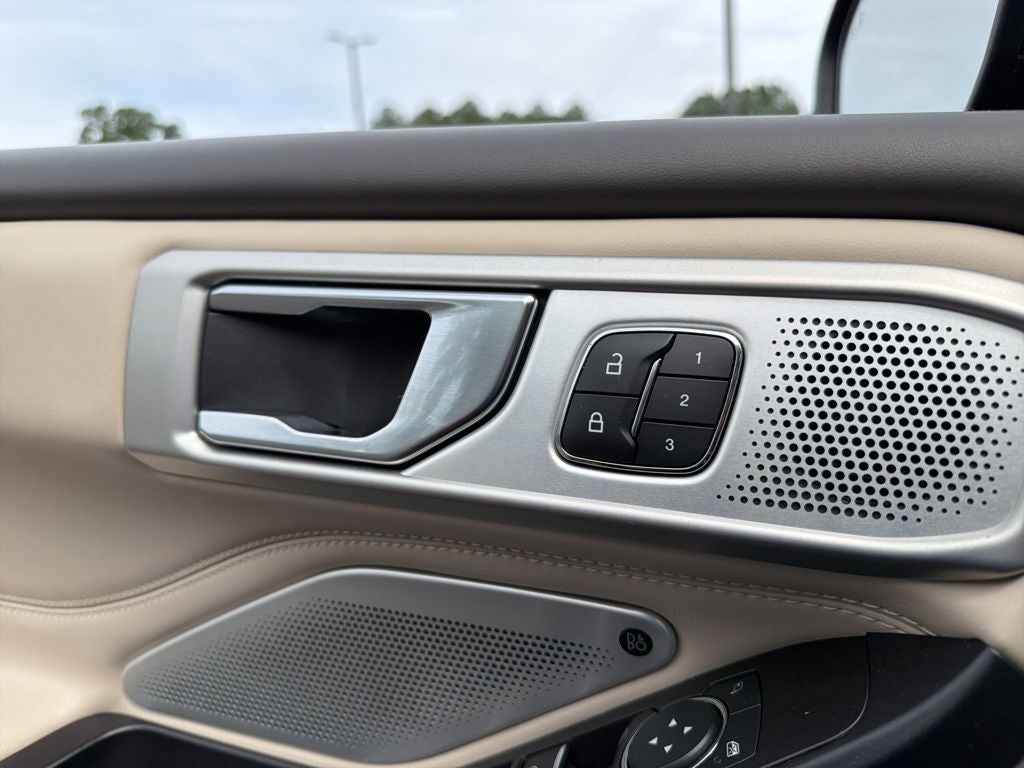 2020 Ford Explorer Platinum