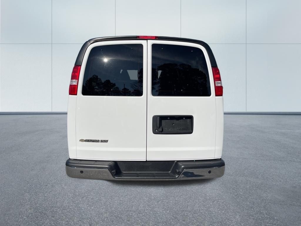 2023 Chevrolet Express 3500 LT Passenger