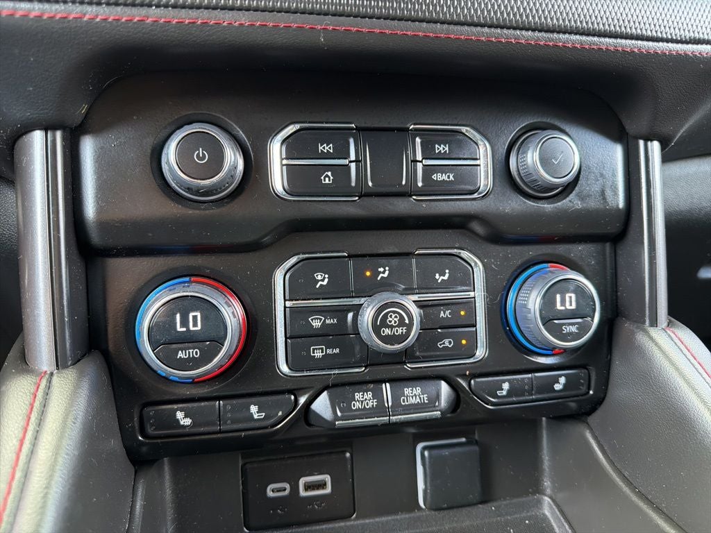 2023 Chevrolet Suburban RST