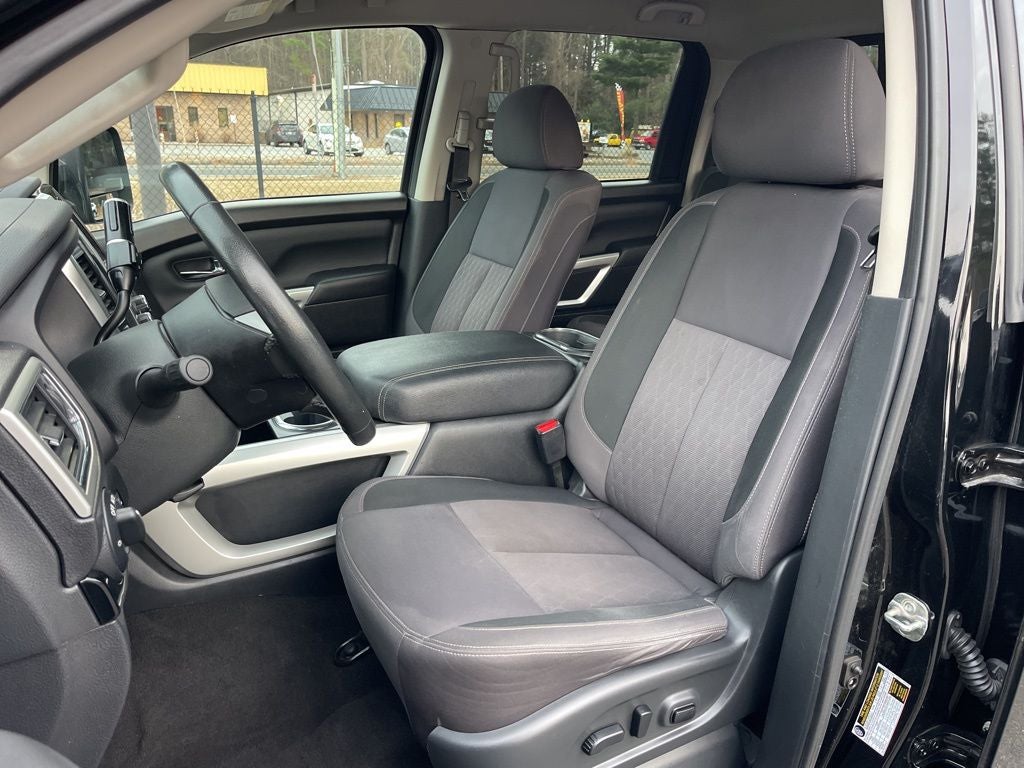 2020 Nissan Titan SV