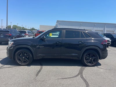 2025 Volkswagen Atlas Cross Sport 2.0T SEL R-Line Black