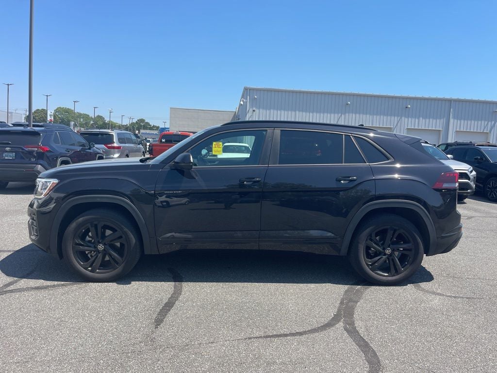 2025 Volkswagen Atlas Cross Sport 2.0T SEL R-Line Black