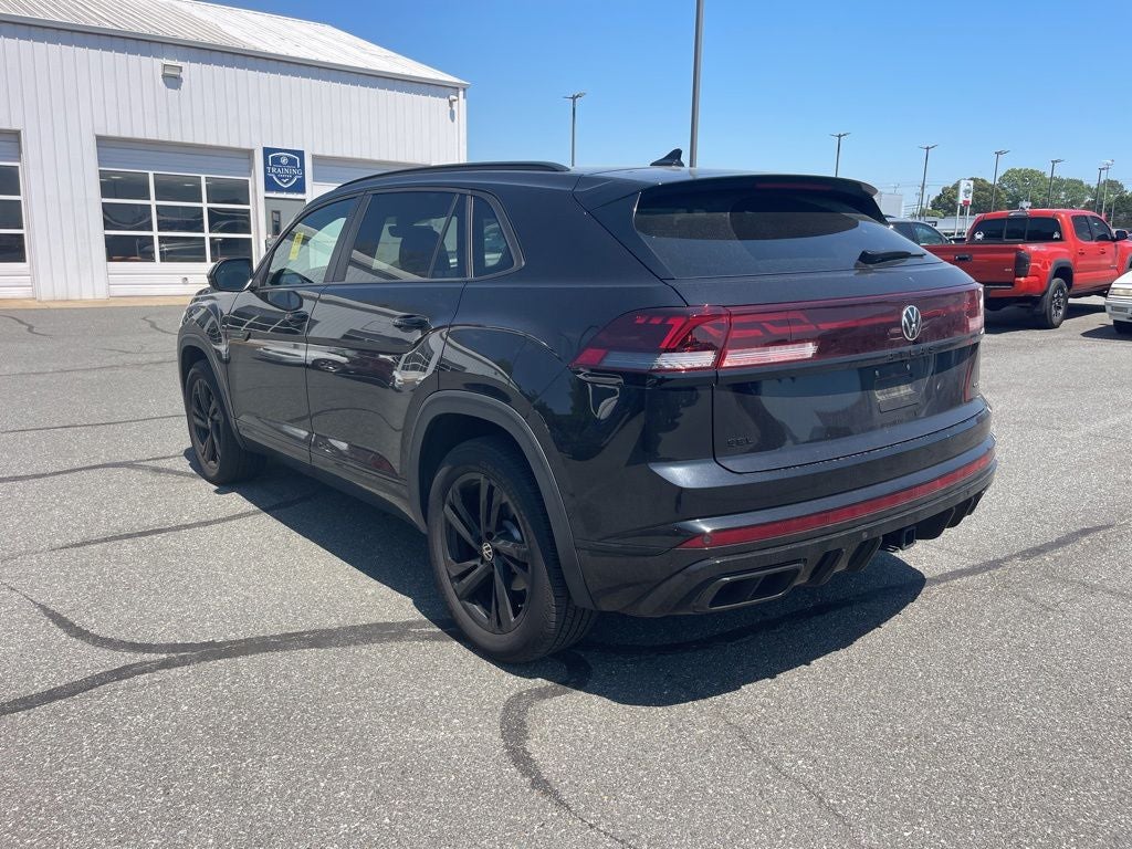 2025 Volkswagen Atlas Cross Sport 2.0T SEL R-Line Black