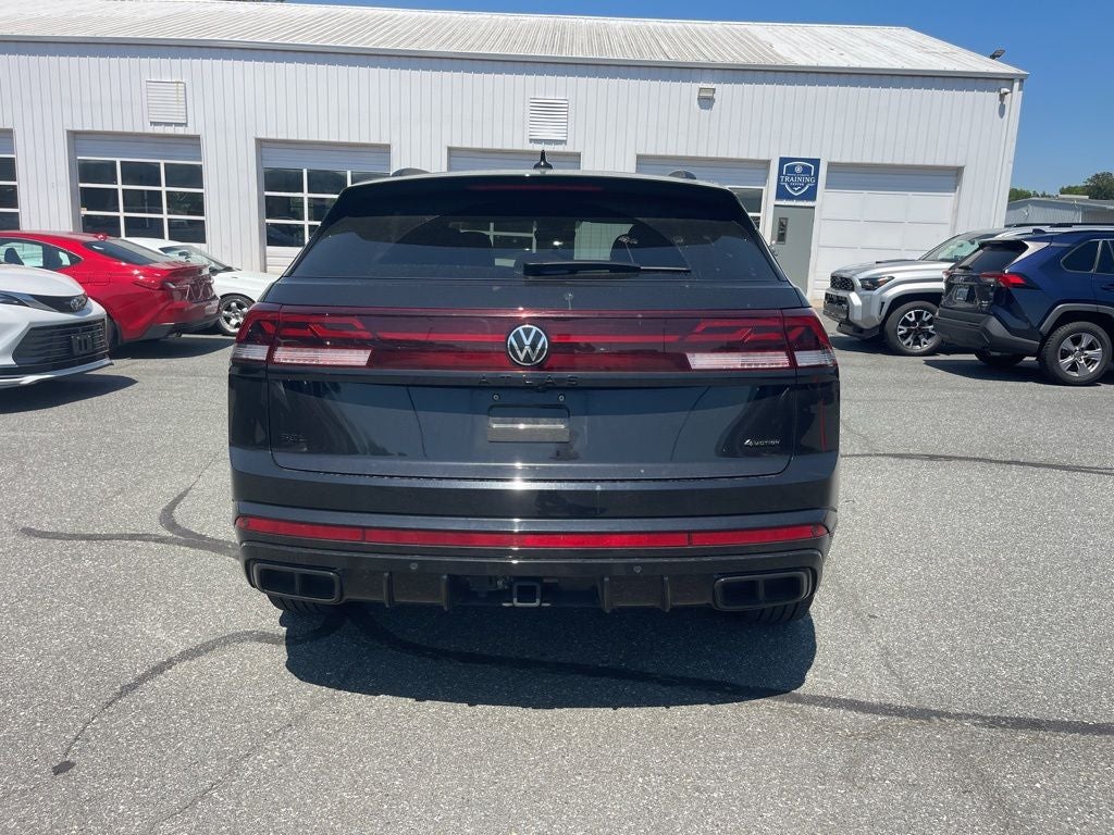 2025 Volkswagen Atlas Cross Sport 2.0T SEL R-Line Black