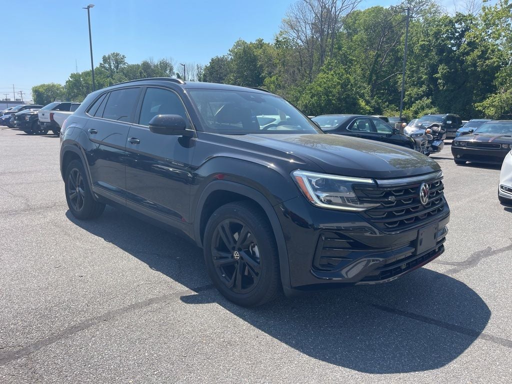 2025 Volkswagen Atlas Cross Sport 2.0T SEL R-Line Black