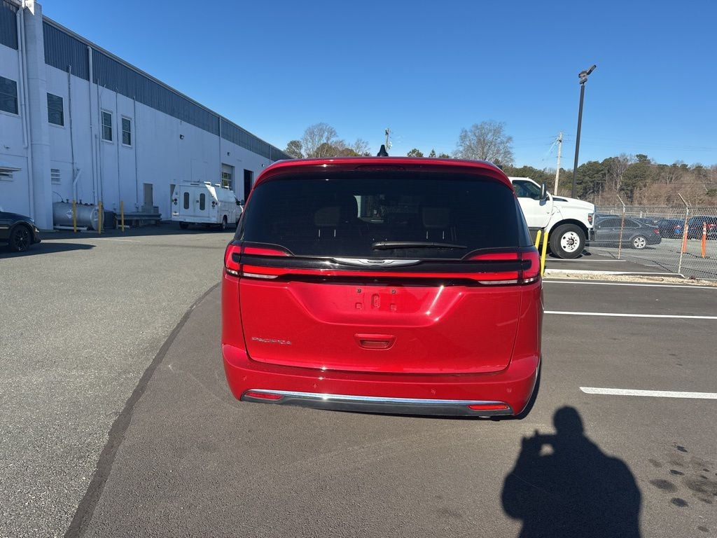 2025 Chrysler Pacifica Select
