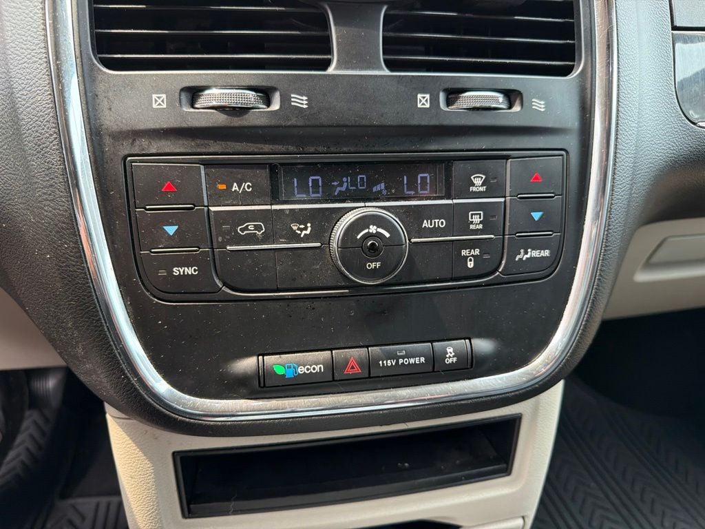 2013 Chrysler Town & Country Touring
