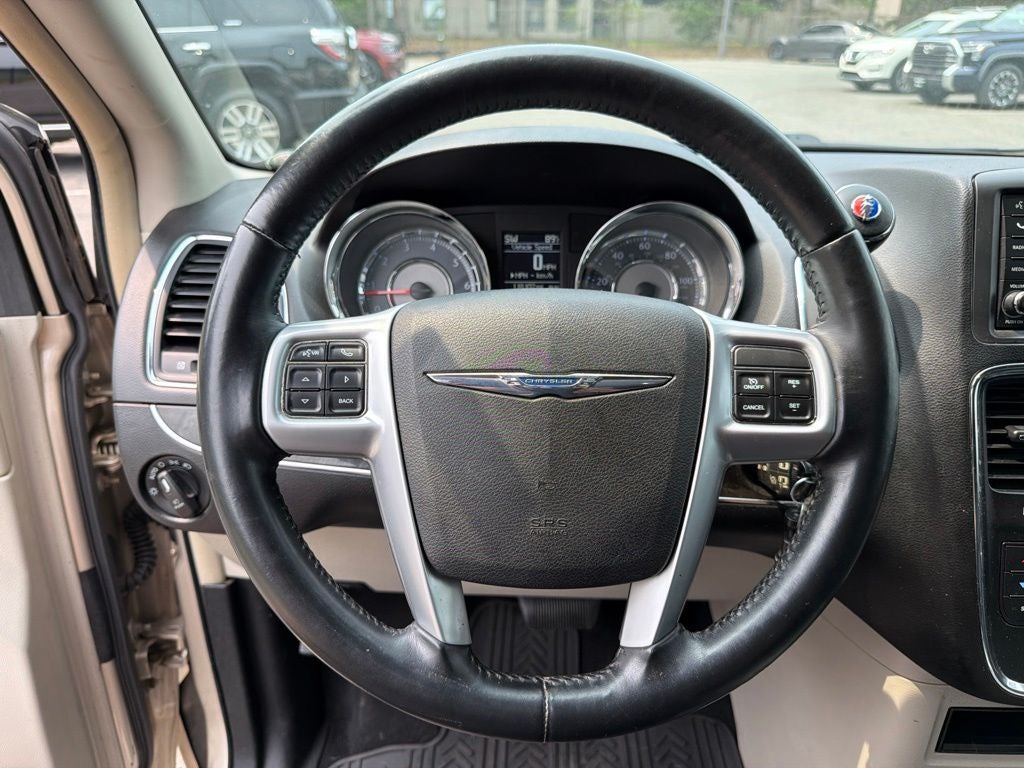 2013 Chrysler Town & Country Touring