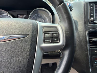 2013 Chrysler Town & Country Touring