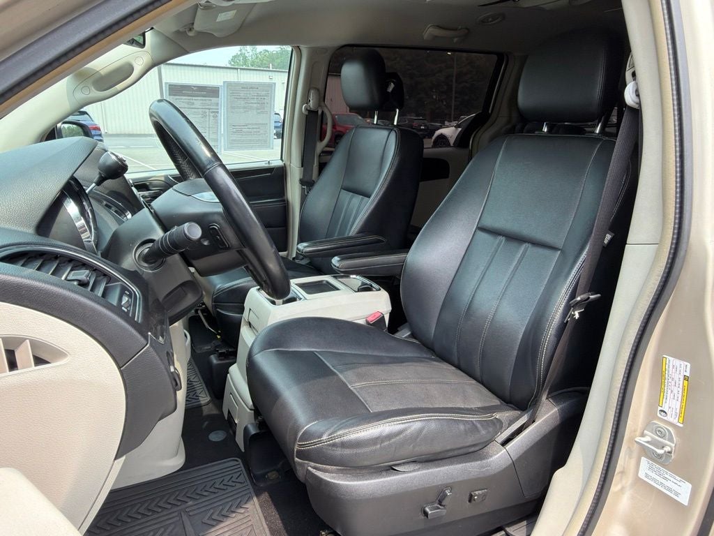 2013 Chrysler Town & Country Touring