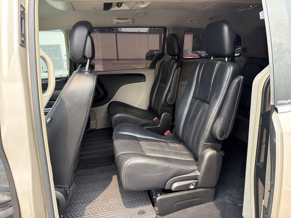 2013 Chrysler Town & Country Touring