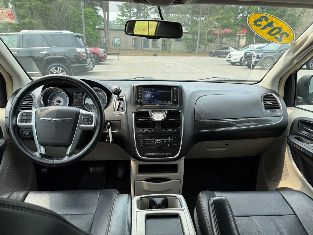 2013 Chrysler Town & Country Touring