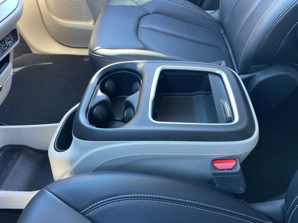 2024 Chrysler Pacifica Hybrid Select