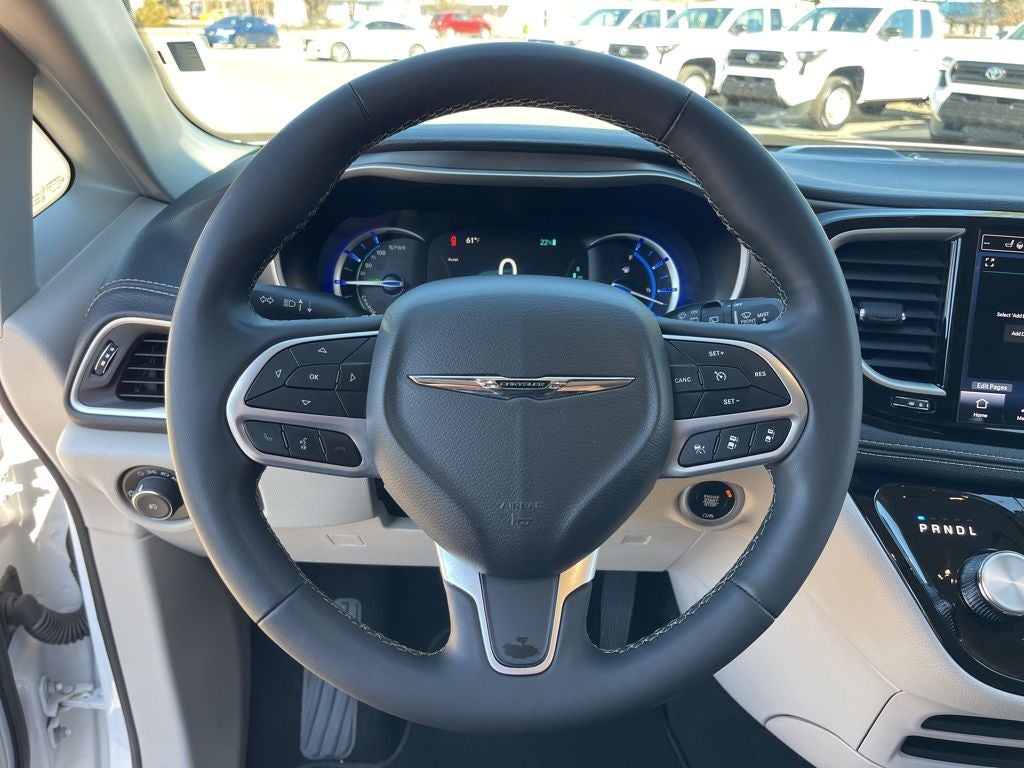 2024 Chrysler Pacifica Hybrid Select