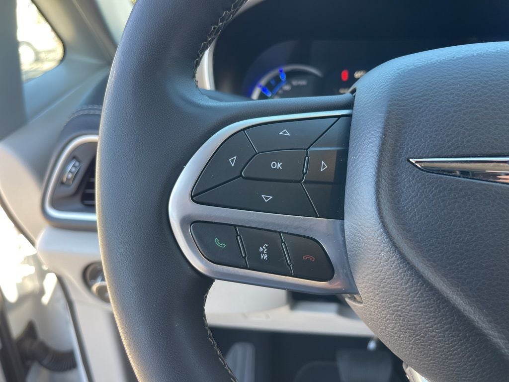 2024 Chrysler Pacifica Hybrid Select