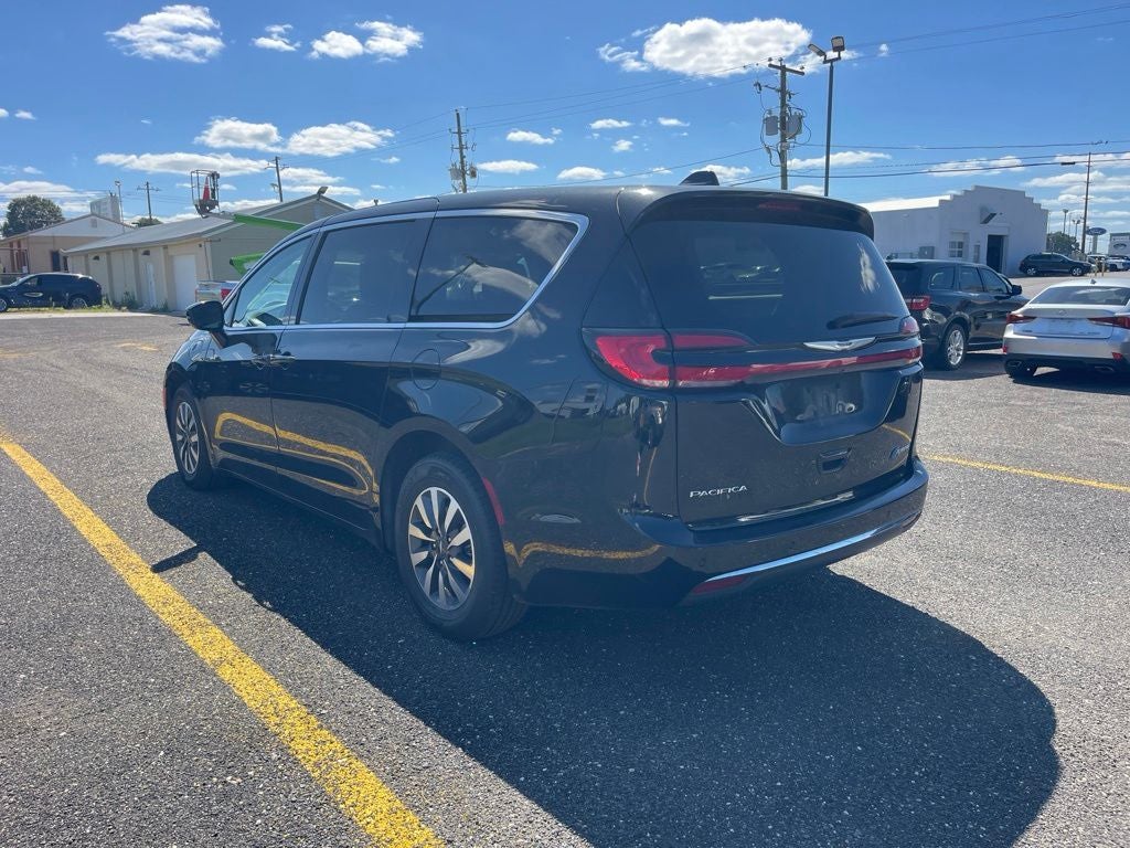 2024 Chrysler Pacifica Hybrid Select