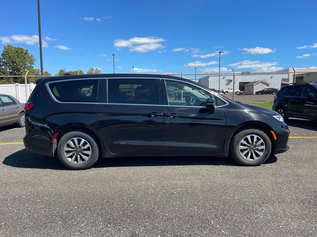 2024 Chrysler Pacifica Hybrid Select